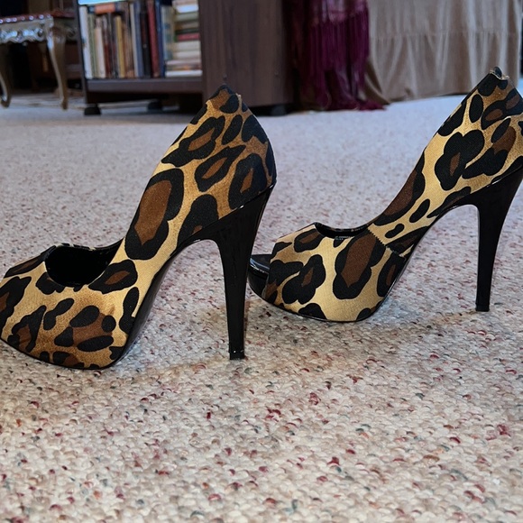 Jessica Simpson peep-toe platform high heel animal print shoes. SZ 7 - Picture 4 of 6